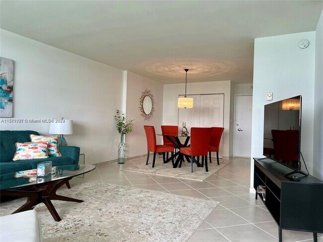 Foto del edificio - 6770 Indian Creek Dr