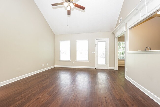 Building Photo - 2943 Hollicom Dr
