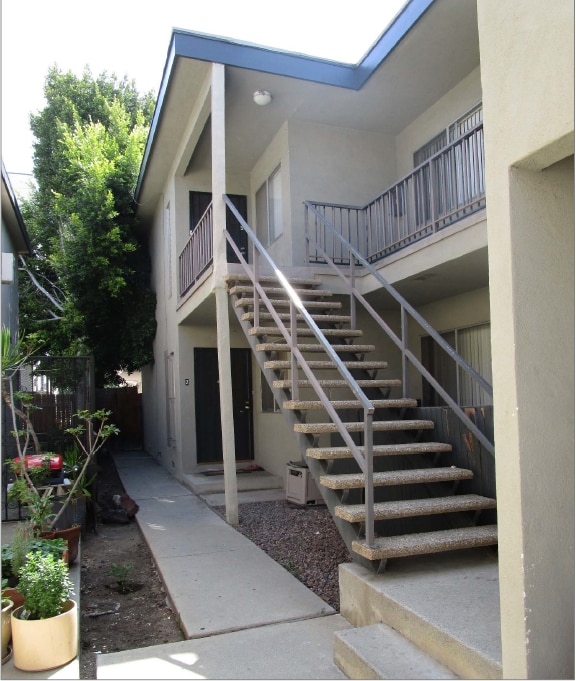 Building Photo - 3652 Clarington Ave