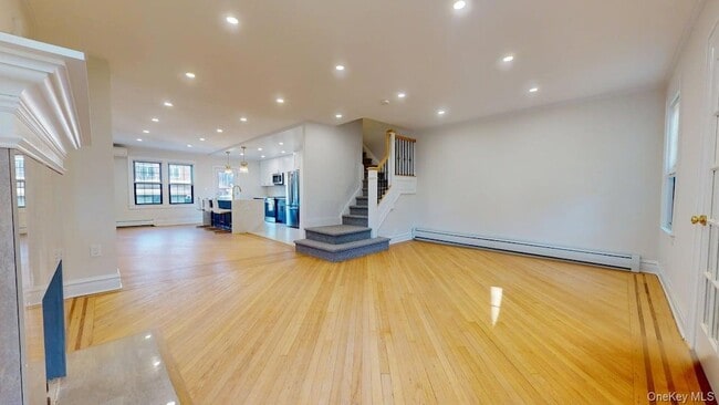 Foto del edificio - 88-37 62nd Dr