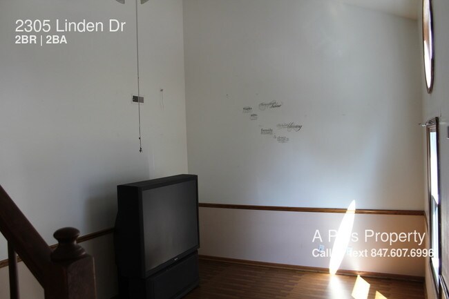 Foto del edificio - 2305 Linden Dr
