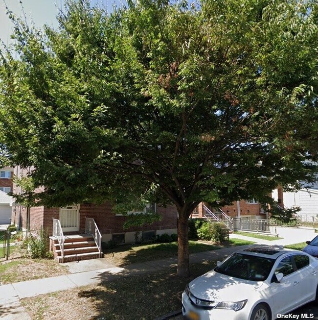 Building Photo - 101-28-101-97 97th St