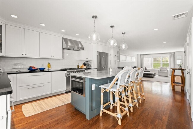 Foto del edificio - 530 E 3rd St
