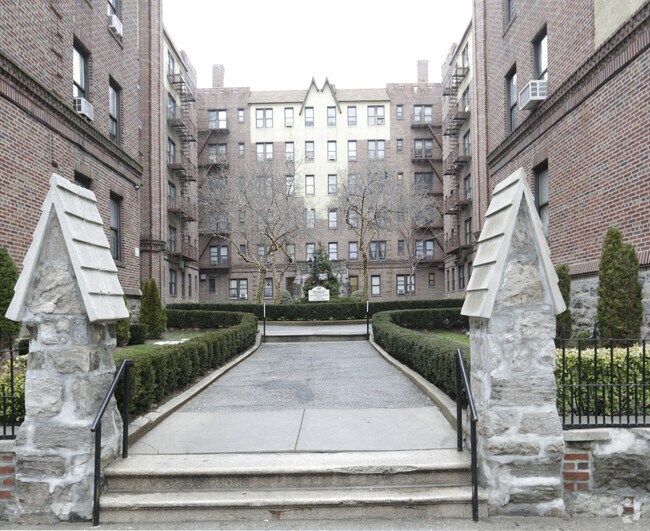 The Presidential Apartments Bronx Ny Building Photo The Presidential