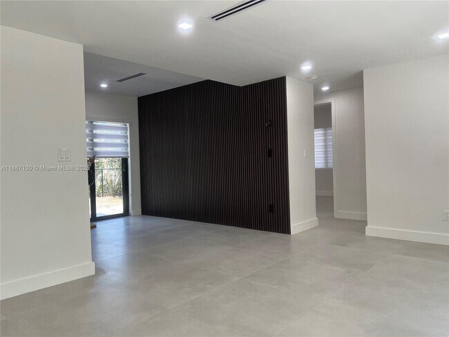 Foto del edificio - 14001 NW 10th Ave