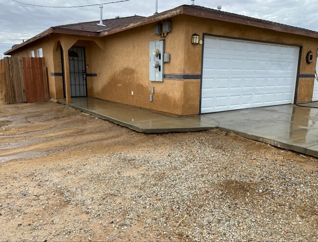 Building Photo - 8130 Heather Ave