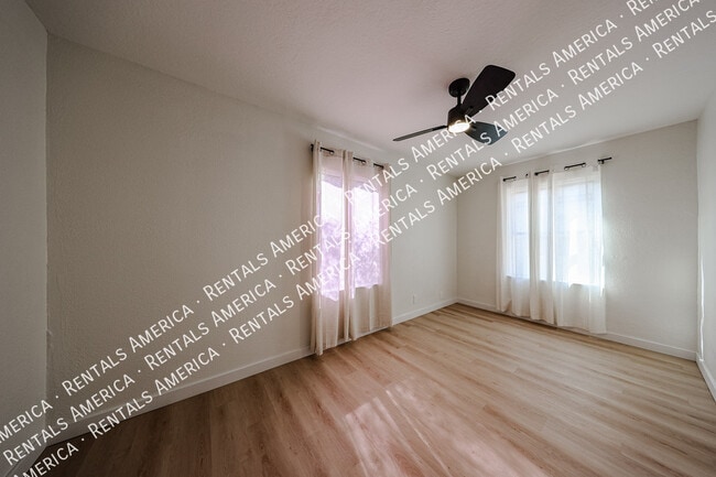 Foto del edificio - 2047 E Virginia Ave