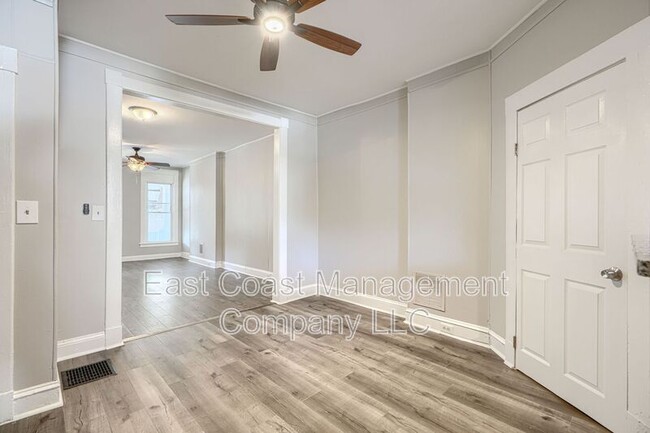 Building Photo - 1530 N Rosedale St