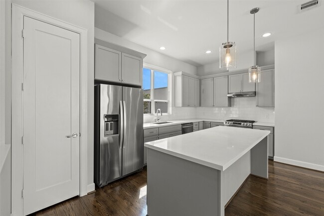 Building Photo - 6315 Timbergrove Gardens Ln