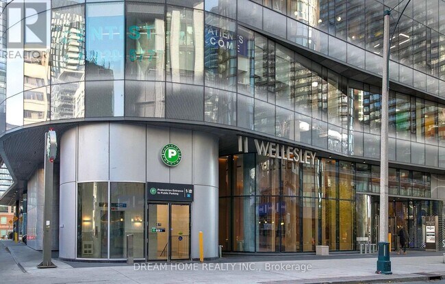 Photo du bâtiment - 11 Wellesley St W