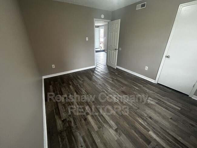 Foto del edificio - 276 Greenfield Dr