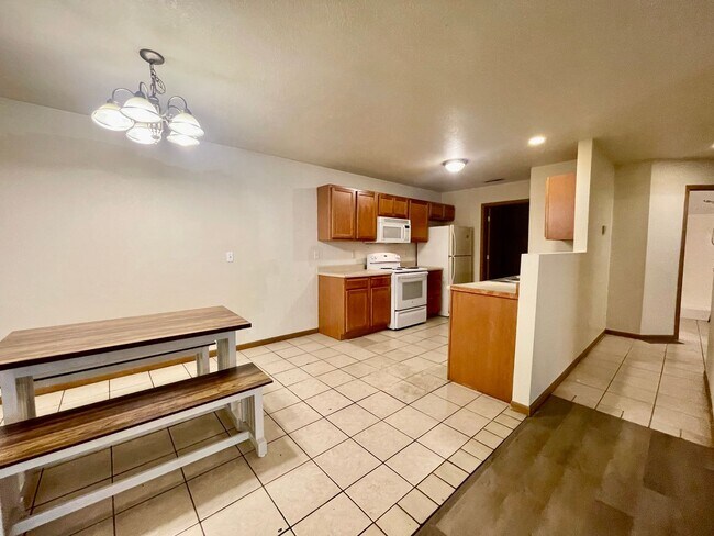 Foto del edificio - 2 Bedroom 1 bathroom Apartment in Wickliffe