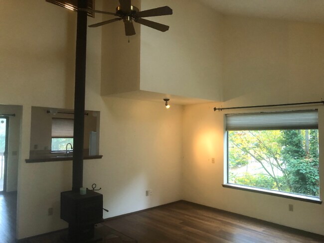 Building Photo - 1222 Bay Loop SW