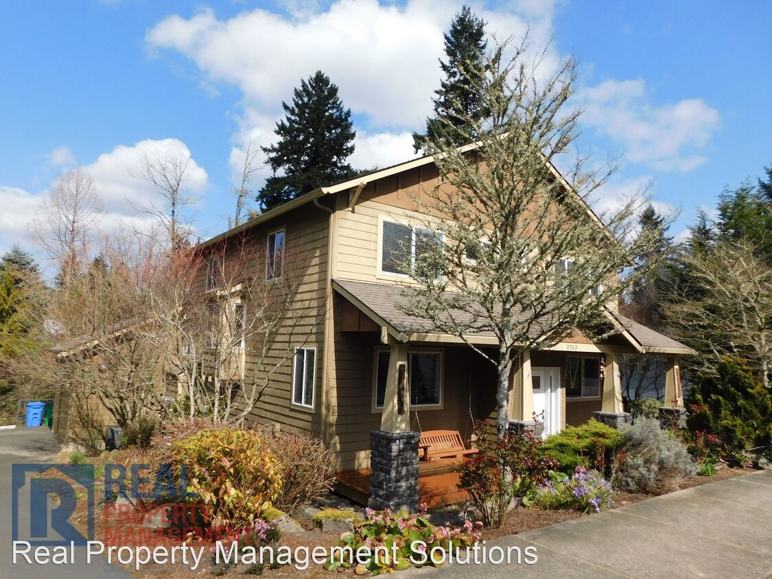 Primary Photo - 4 br, 2.5 bath House - 3703 SW Vesta St