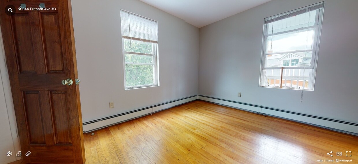 Primary Photo - 344 Putnam Ave