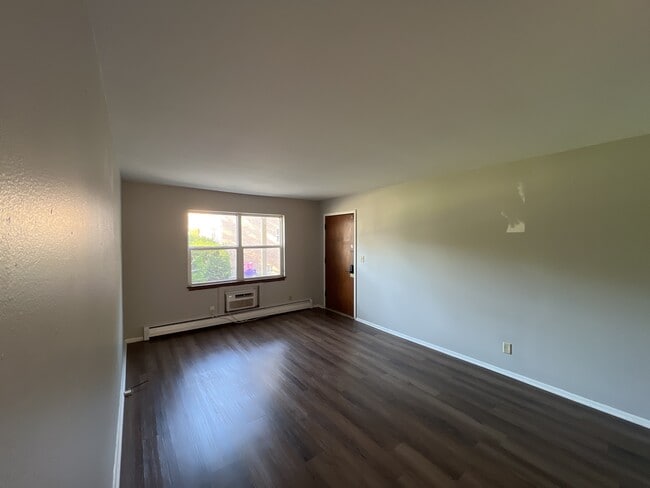 Building Photo - 3321 Daisy Ln