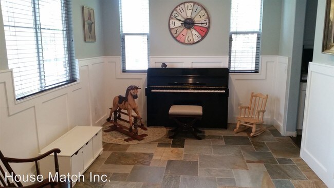 Foto del edificio - 4 br, 3 bath House - 3949 Lake Park Street