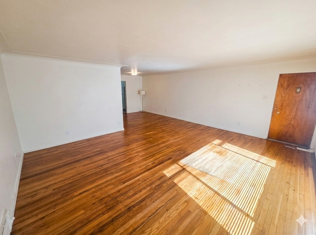 Photo - Spacious 2 Bedroom with Large Living Room and Separate Dining Area – Over 1,100 Sq Ft House