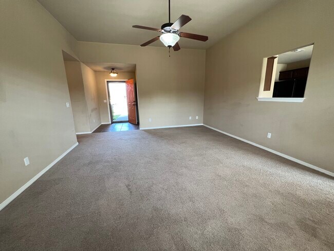 Foto del edificio - 210 Willow Dr