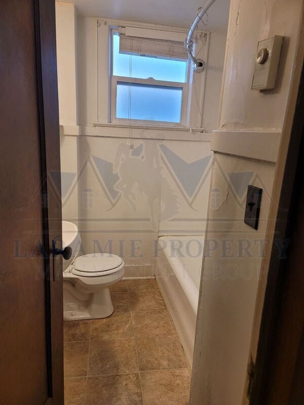 Foto del edificio - 515.5 E Lewis St