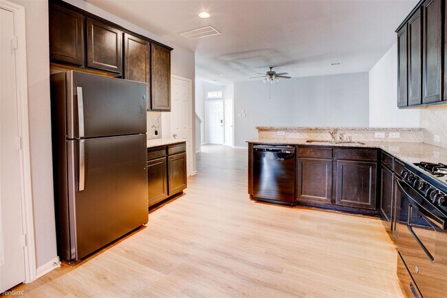 Building Photo - 2614 Wilson Creek Dr
