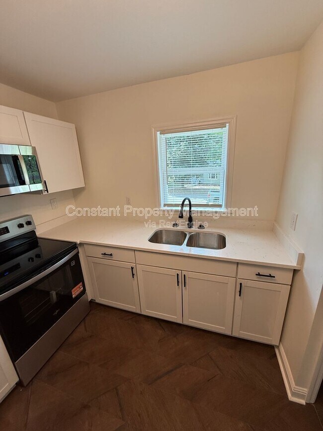 Foto del edificio - 139 Woodward Ct