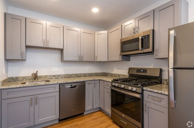 Photo - 8 Lawton Pl (Waltham, MA) Apartment