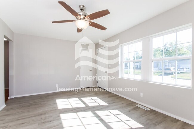 Foto del edificio - 7835 E King Pl