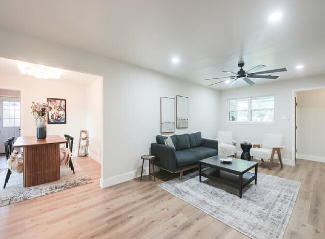 Building Photo - 2506 Swan Ct