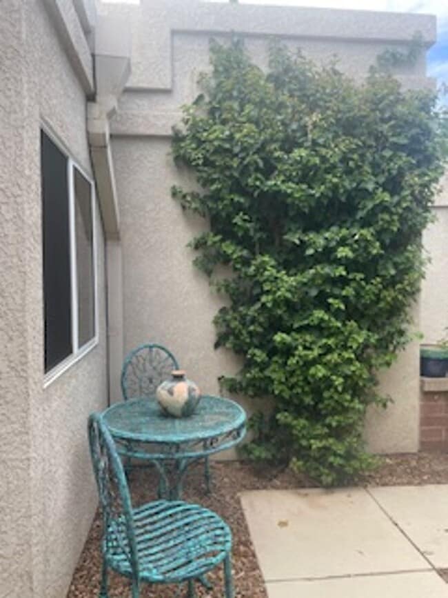 Building Photo - Tucson National Fully Furnished Home on the Golf Course