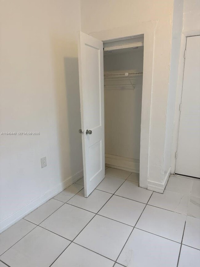 Foto del edificio - 2267 SW 16th St