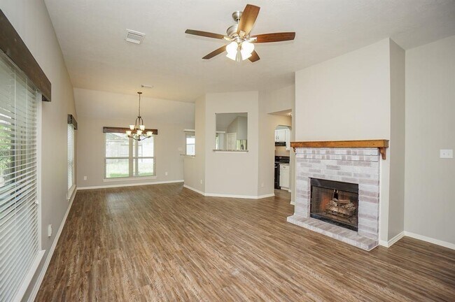 Foto del edificio - 6330 Diamond Rock Dr