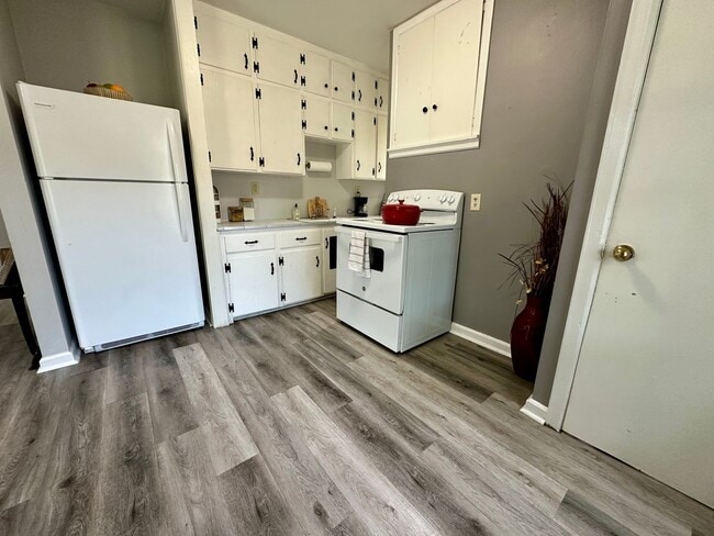Foto del edificio - 2 bed, 1 bath home for rent in Waterloo