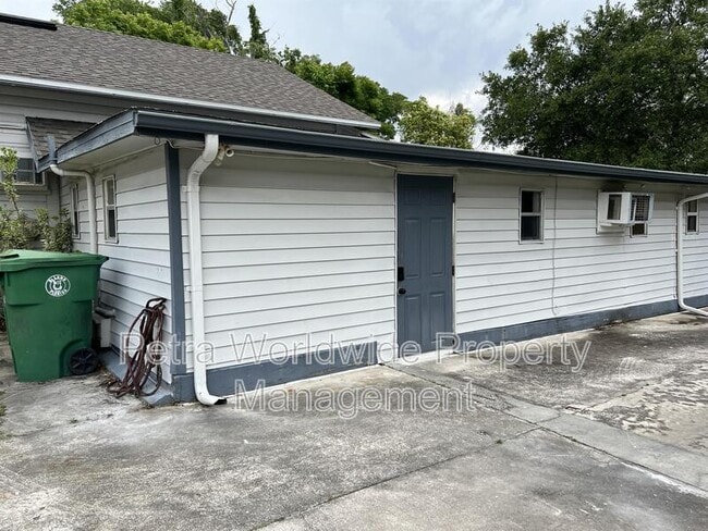 Foto del edificio - 611 E Plymouth Ave