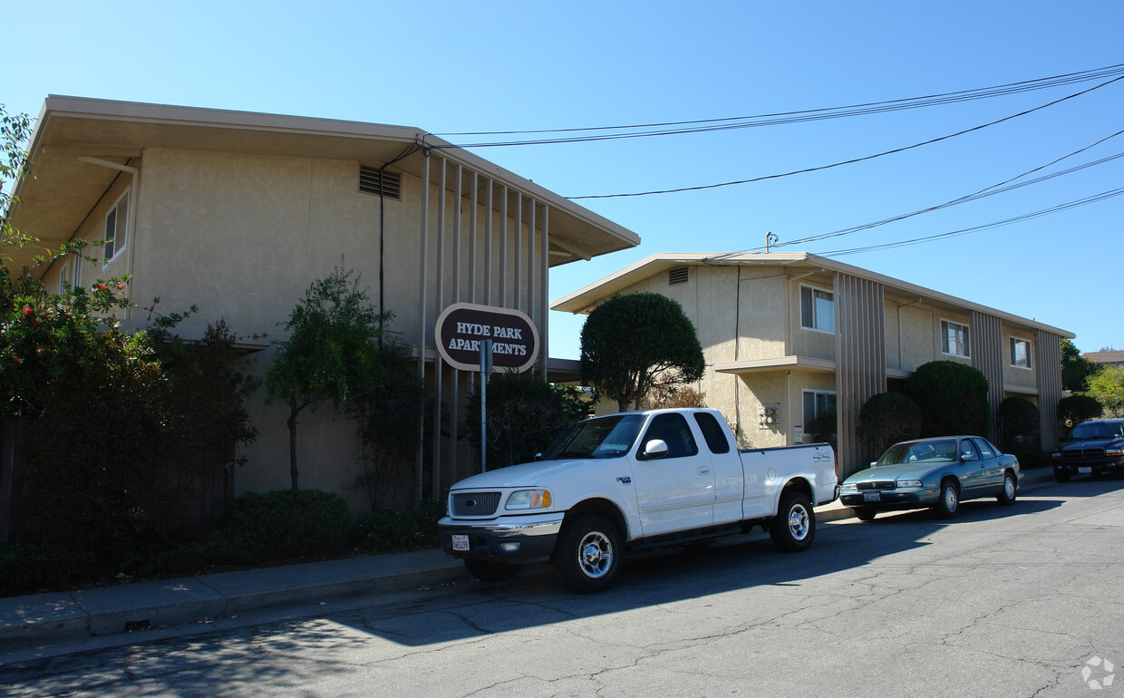 Primary Photo - Hyde Park Apartments