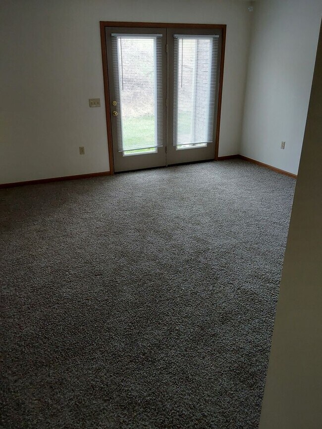 Foto del edificio - 2 BR 50% Glenn View