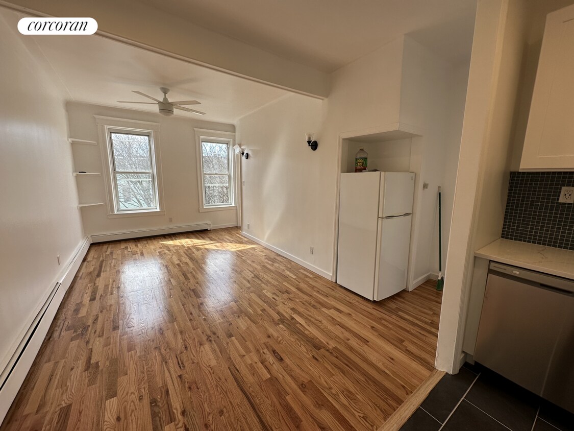 Primary Photo - 419A Classon Ave