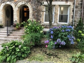 Building Photo - 318 Tappan St