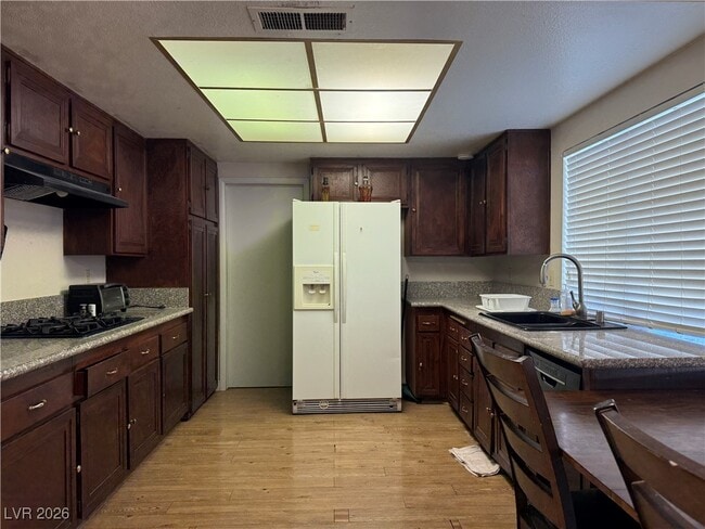 Building Photo - 4421 Fernbrook Rd