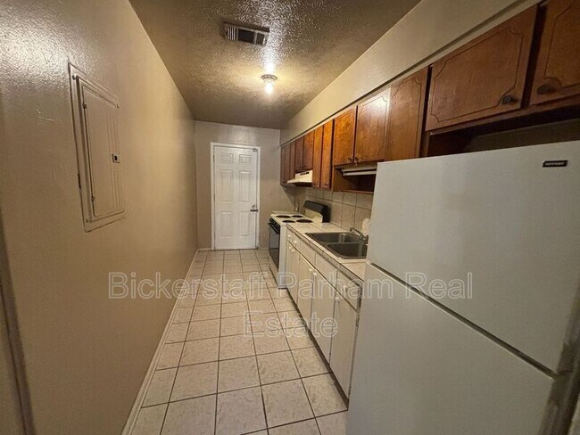 Foto del edificio - 621 Hughes St