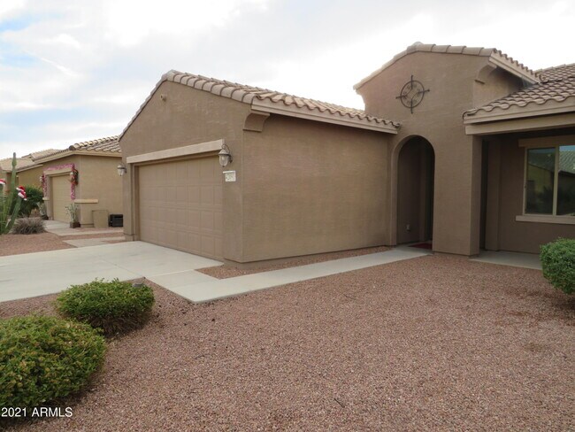 Building Photo - 42091 W Solitare Dr