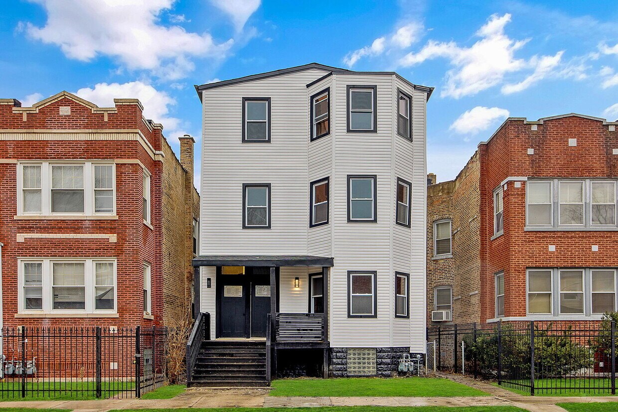 Primary Photo - 629 N Lockwood Ave