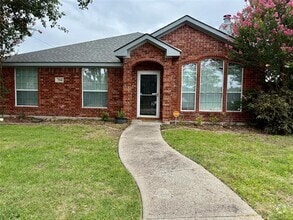 Building Photo - 704 Westwind Ln