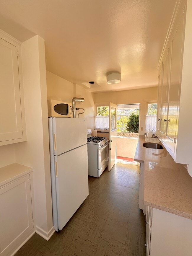 Cocina - 1746 Allston Way