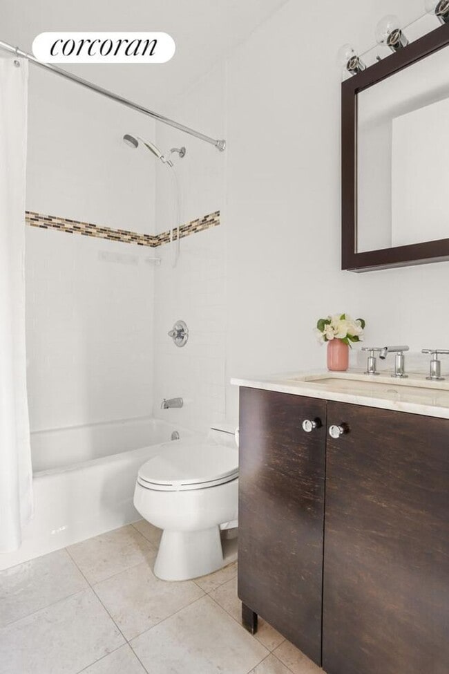 Building Photo - 235 E 40th St