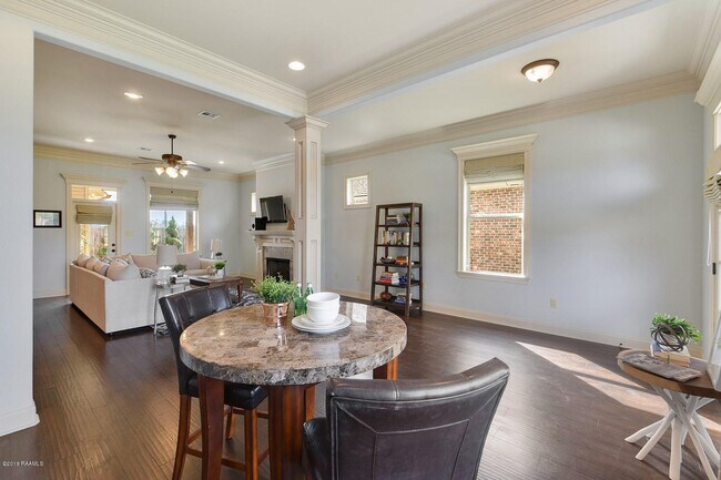 Building Photo - 308 Overbrook Dr