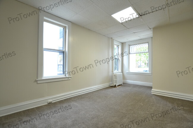 Building Photo - 112 Nicholson St