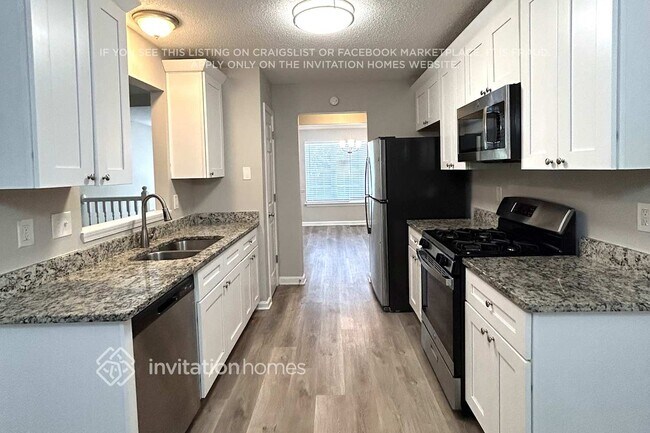 Building Photo - 5726 Graceland Dr SW