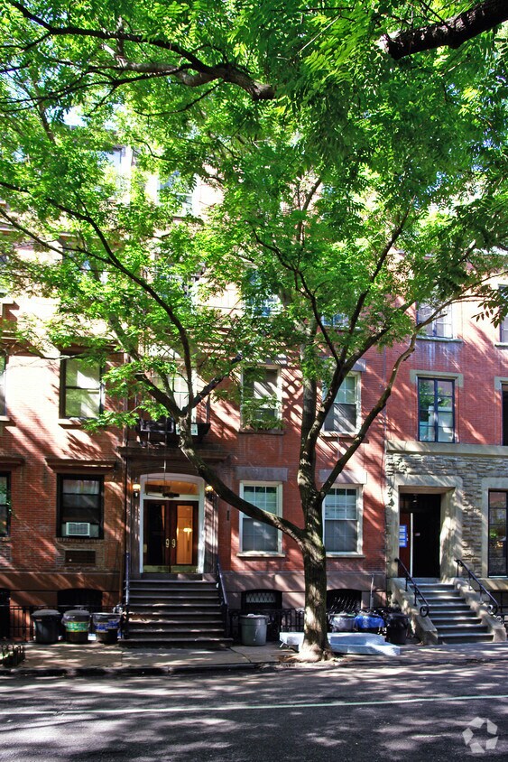 Building Photo - 350 W 21st St