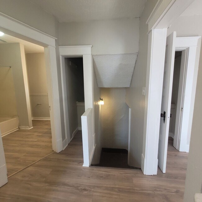 Foto del edificio - 1527 SW Mulvane St